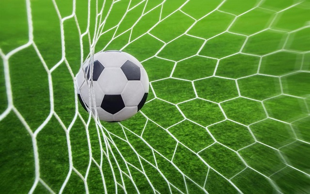 www.GetBg.net Creative Wallpaper Ball in the net football goal 101795 